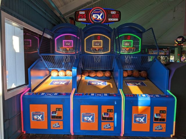 Pelican Pier Pavilion - Arcade